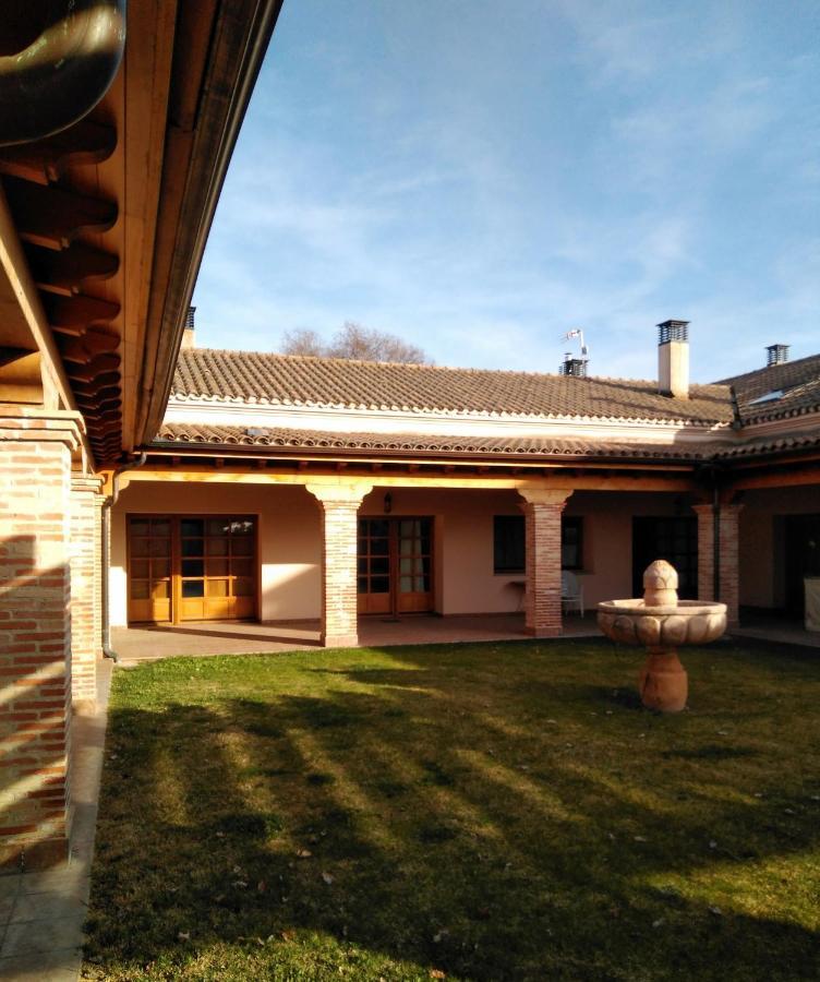 Casas Olmo Y Fresno Jardin Y Piscina A 17 Kilometros De Salamanca Eksteriør billede
