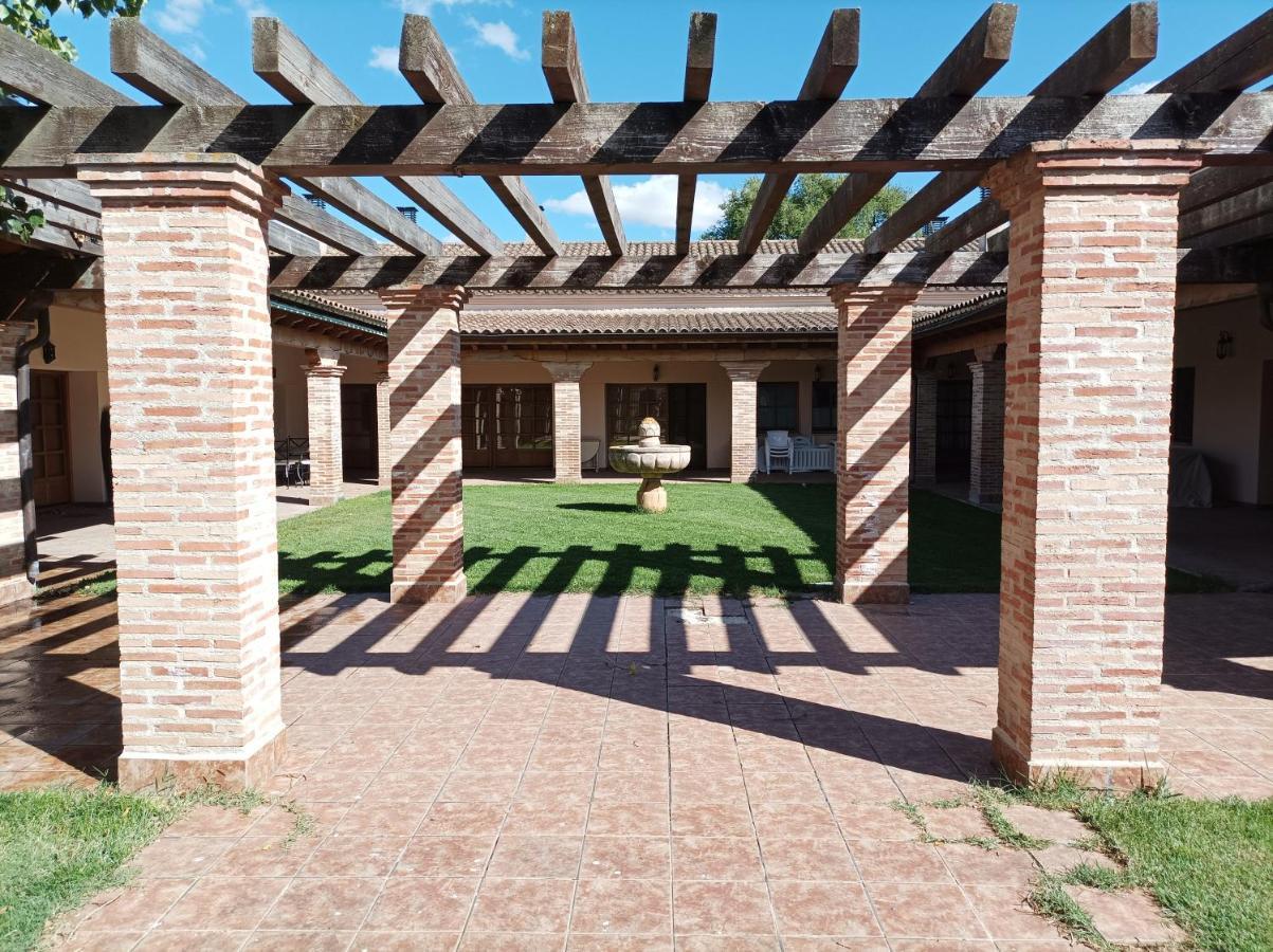 Casas Olmo Y Fresno Jardin Y Piscina A 17 Kilometros De Salamanca Eksteriør billede