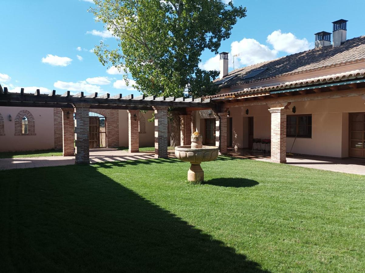 Casas Olmo Y Fresno Jardin Y Piscina A 17 Kilometros De Salamanca Eksteriør billede