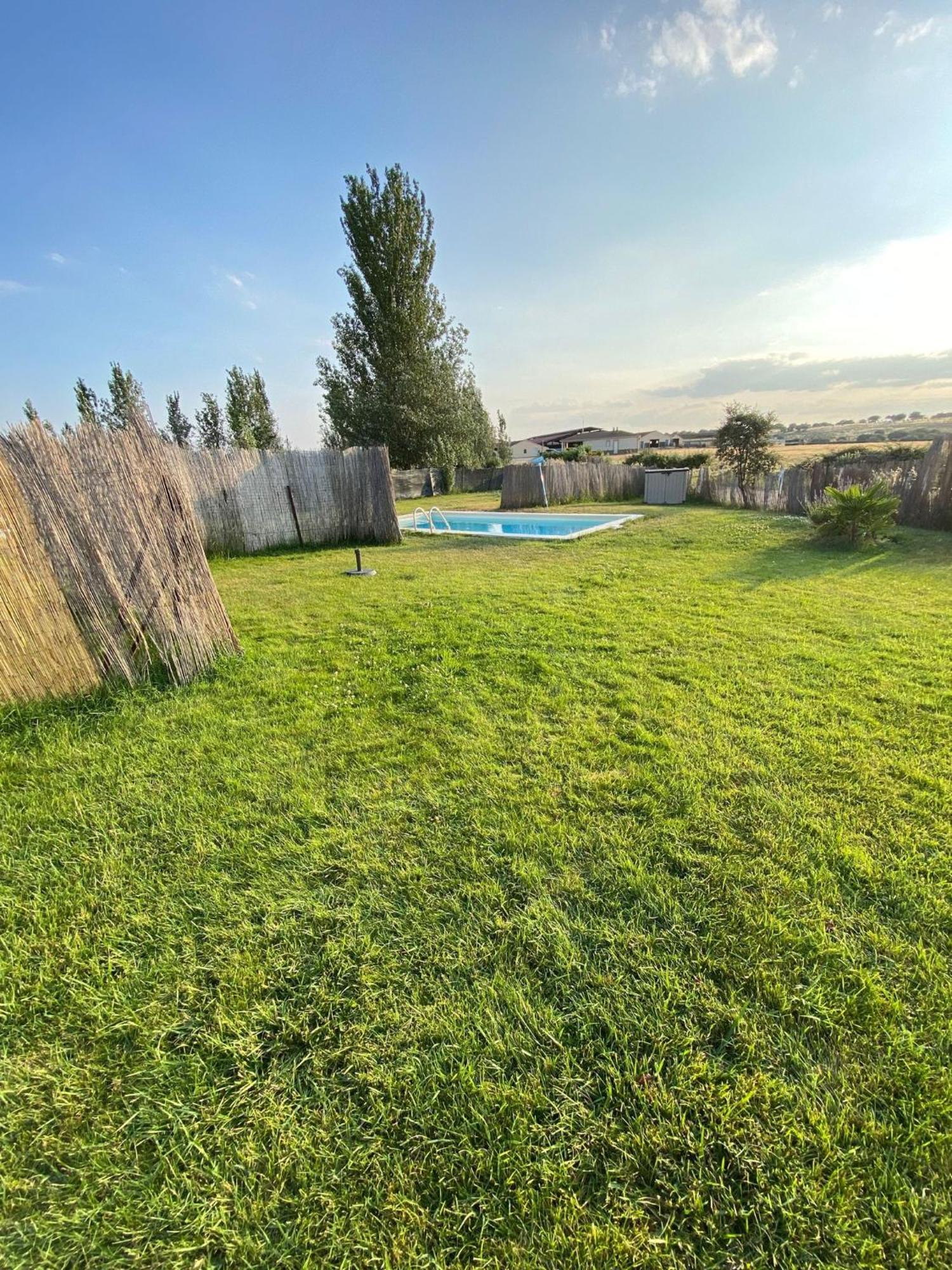 Casas Olmo Y Fresno Jardin Y Piscina A 17 Kilometros De Salamanca Eksteriør billede